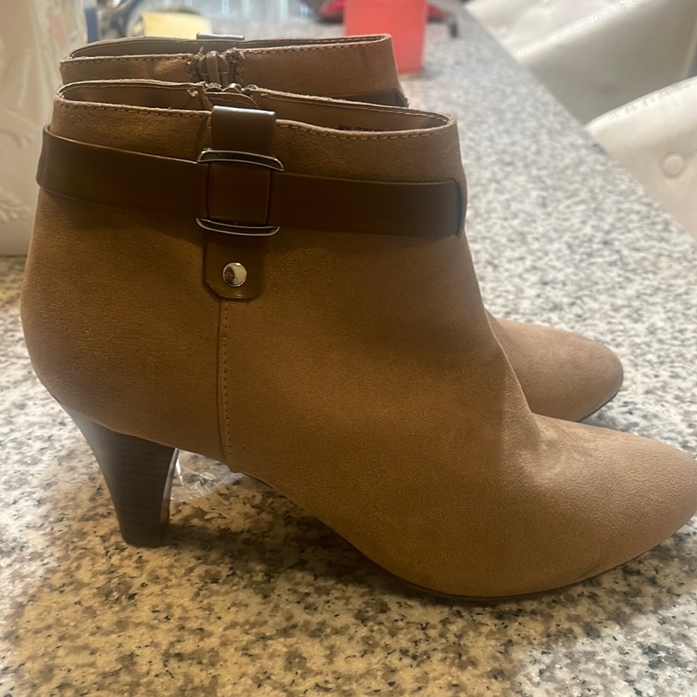Booties 🤎